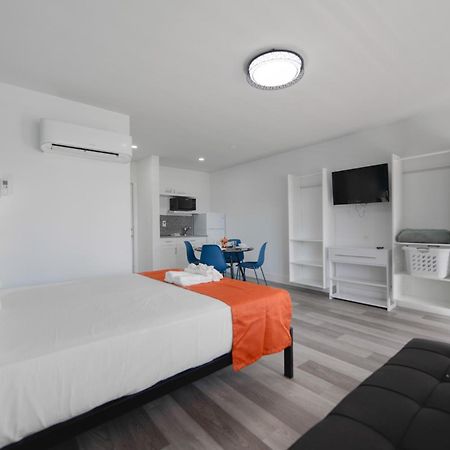 Amazing Balcony Studio At The Beach With Parking -M44 Hollywood Bagian luar foto