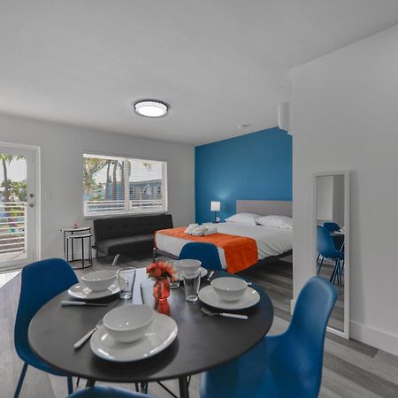 Amazing Balcony Studio At The Beach With Parking -M44 Hollywood Bagian luar foto