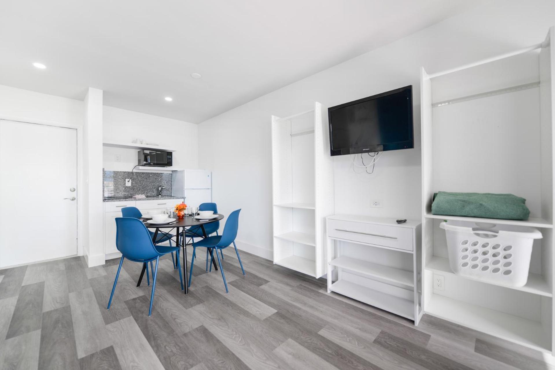 Amazing Balcony Studio At The Beach With Parking -M44 Hollywood Bagian luar foto