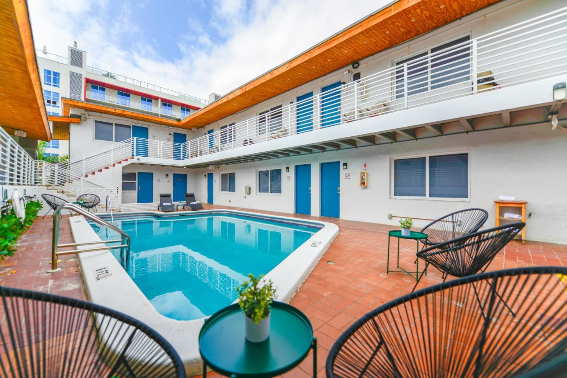 Amazing Balcony Studio At The Beach With Parking -M44 Hollywood Bagian luar foto
